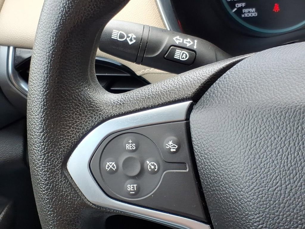 Used 2023 Chevrolet Traverse LS FWD image 25