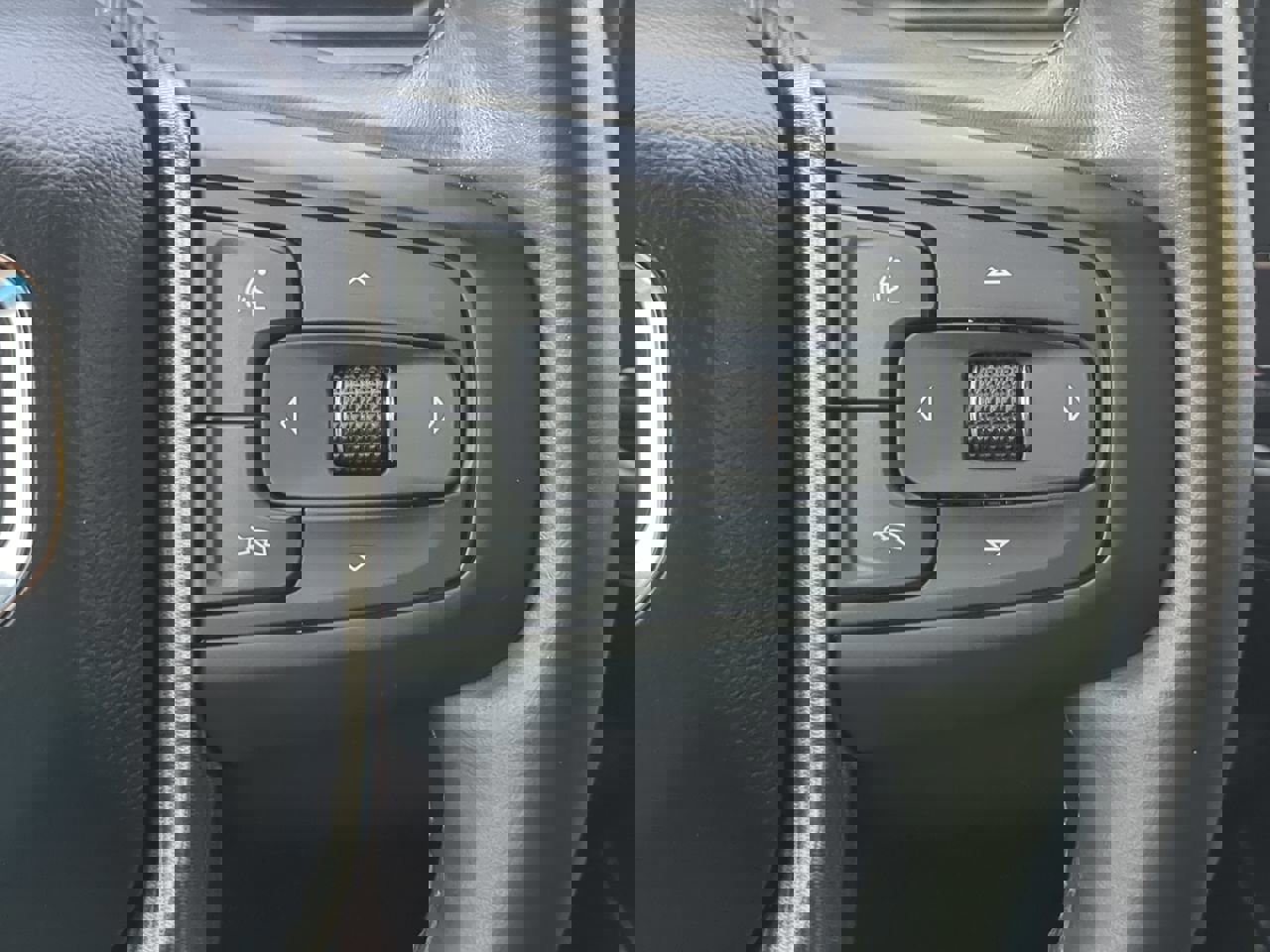 Used 2023 GMC Yukon XL Denali Ultimate image 25