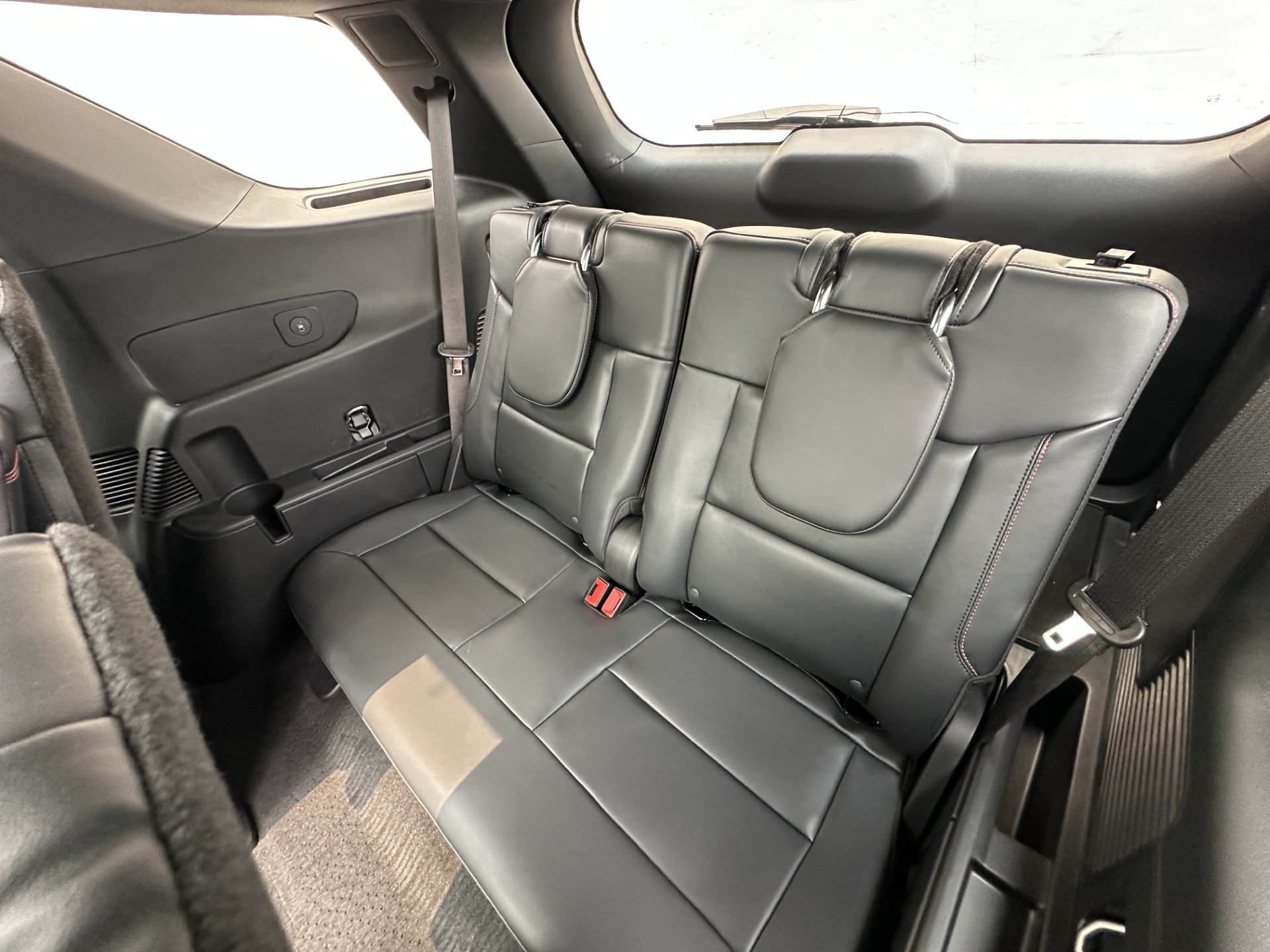 Certified 2025 Ford Explorer ST-Line w/ Premium Package AWD/4WD image 12