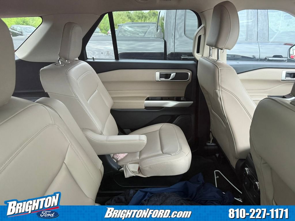Certified 2023 Ford Explorer XLT w/ Equipment Group 202A AWD/4WD image 8