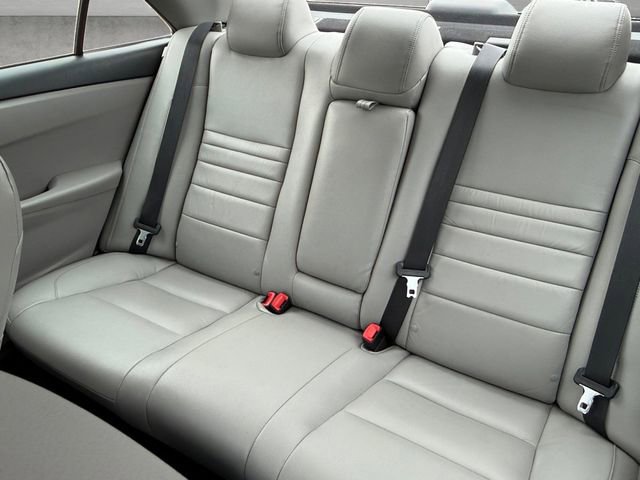 Used 2017 Toyota Camry SE image 22