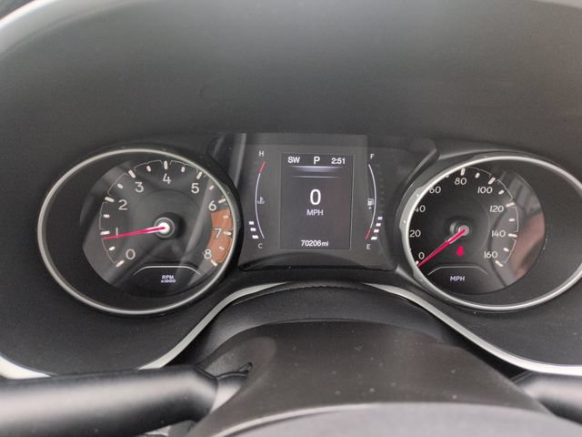 Used 2019 Jeep Compass Latitude FWD image 36