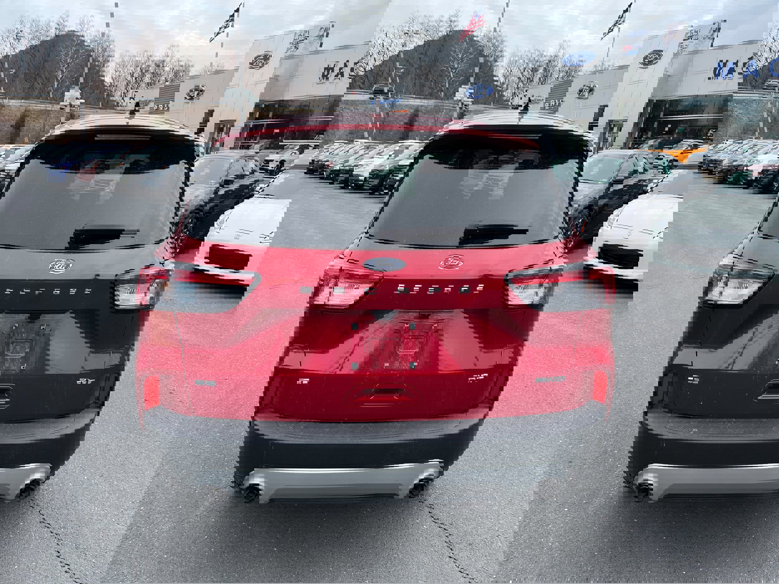 Certified 2022 Ford Escape SE w/ Cold Weather Package image 4