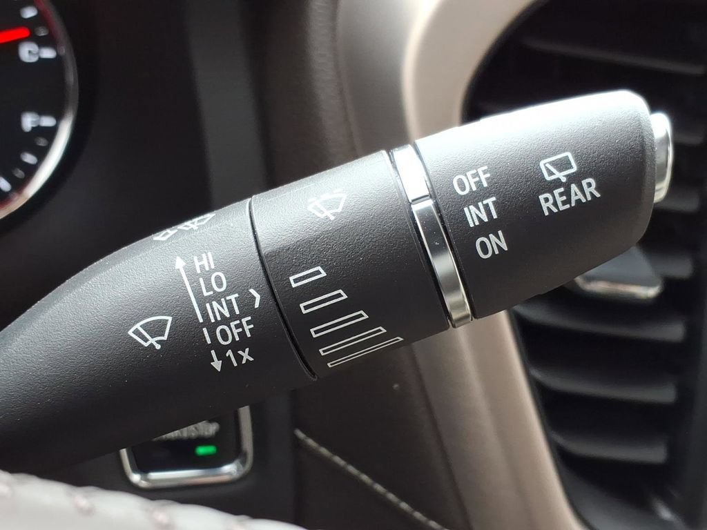 Used 2019 GMC Acadia Denali w/ Technology Package AWD/4WD image 27