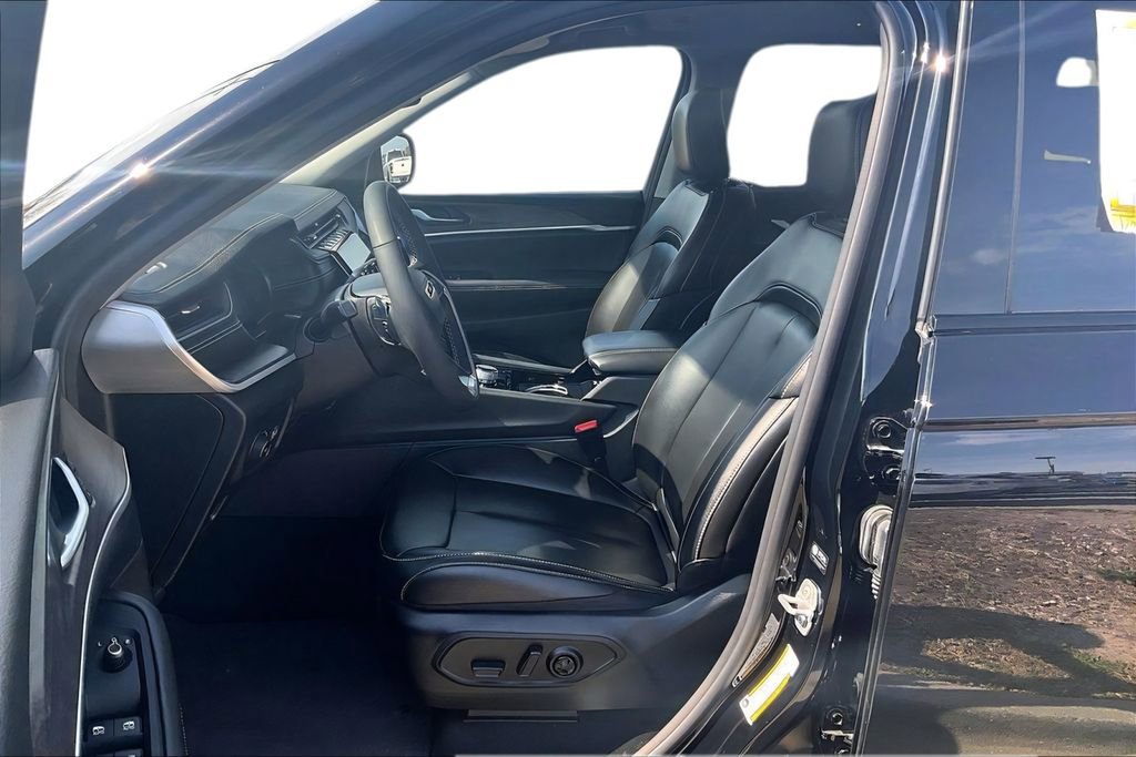 Used 2023 Jeep Grand Cherokee Limited w/ Trailer Tow Prep Group (B) AWD/4WD image 20
