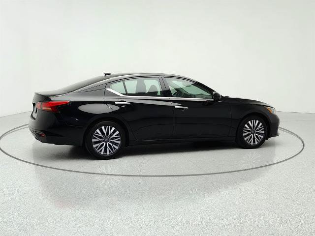 Used 2025 Nissan Altima 2.5 SV FWD image 8