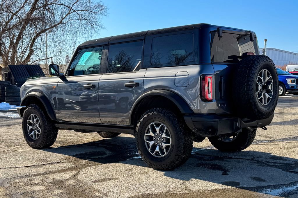 Certified 2025 Ford Bronco Badlands image 3