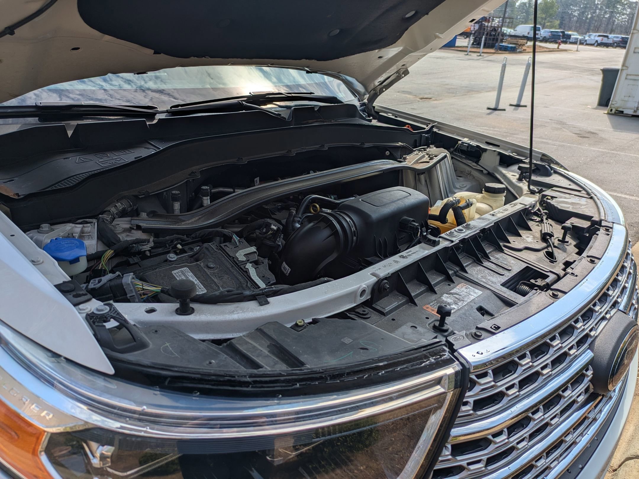 Certified 2022 Ford Explorer Limited w/ Equipment Group 301A image 43