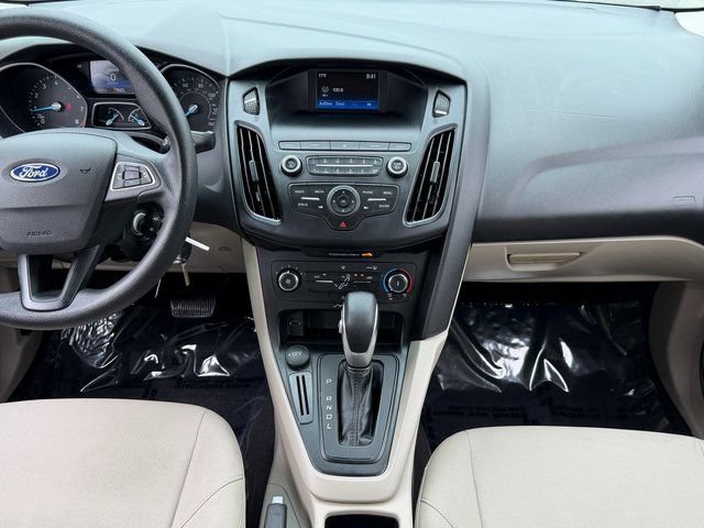 Certified 2018 Ford Focus SE FWD image 12