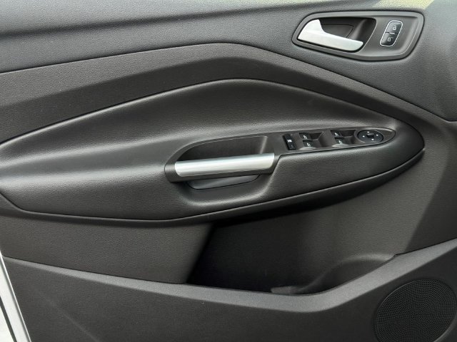 Certified 2018 Ford Escape SE FWD image 23