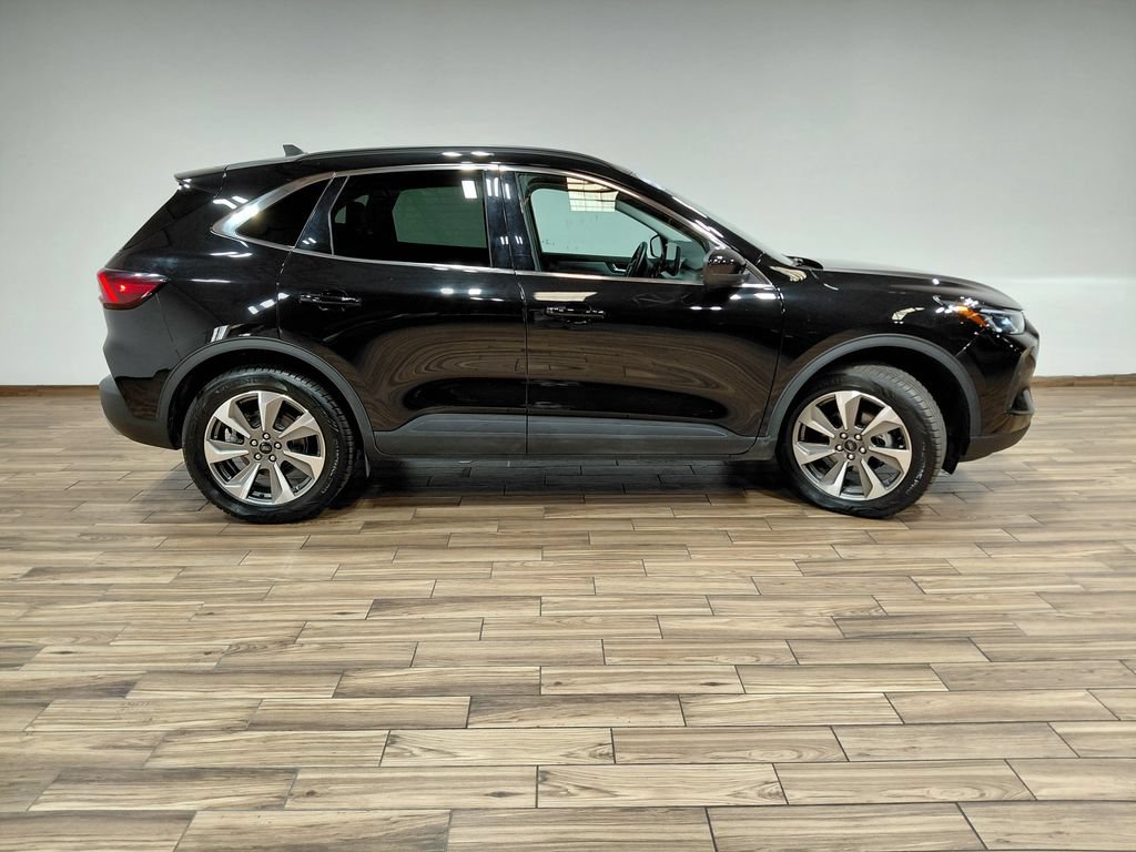 Certified 2025 Ford Escape Platinum AWD/4WD image 20