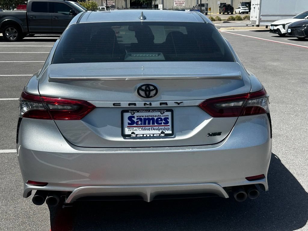 Used 2022 Toyota Camry XSE FWD image 8