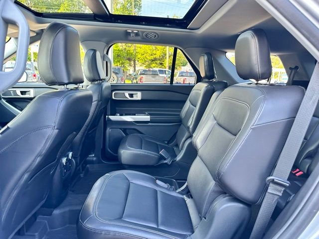 Certified 2021 Ford Explorer XLT w/ Equipment Group 202A AWD/4WD image 39