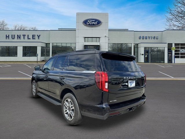 Certified 2025 Ford Expedition Active AWD/4WD image 5