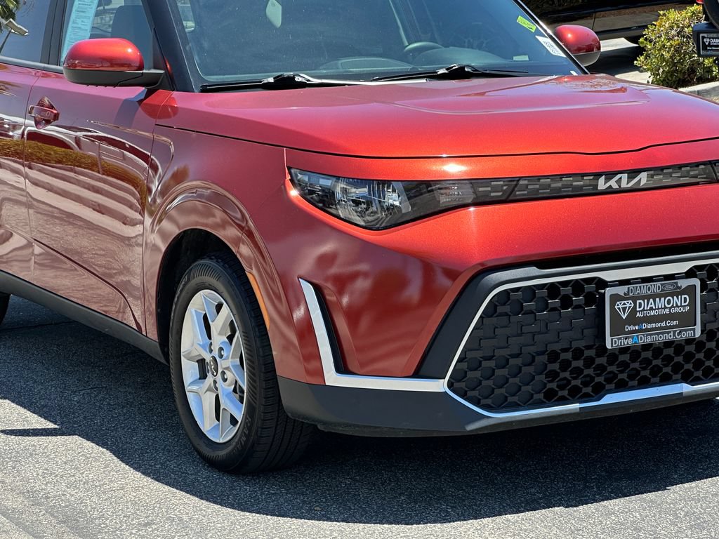 Used 2024 Kia Soul LX w/ Option Group 015 FWD image 11