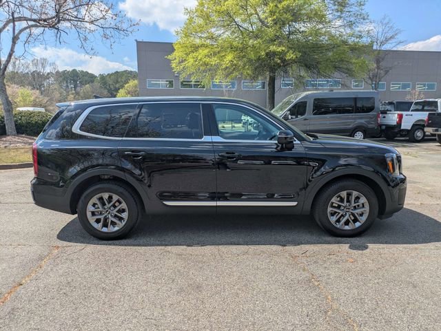 Used 2025 Kia Telluride LX image 3