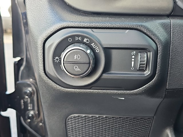 Used 2023 Jeep Gladiator Overland AWD/4WD image 31