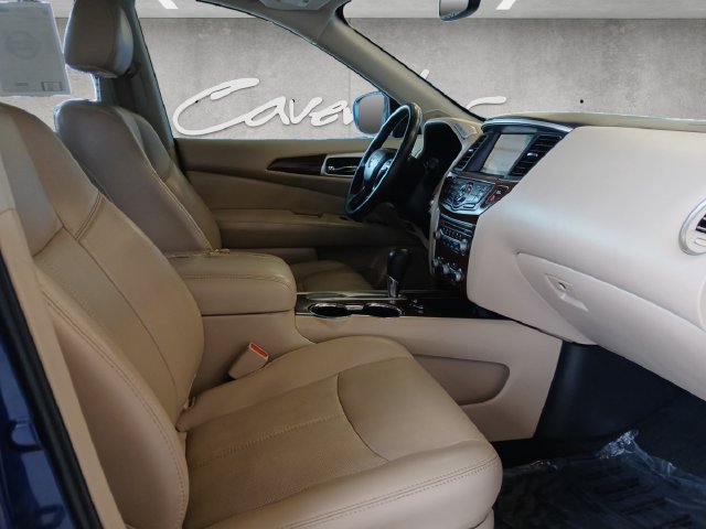 Used 2020 Nissan Pathfinder Platinum FWD image 25