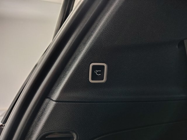 Used 2022 Chrysler Pacifica Touring FWD image 18