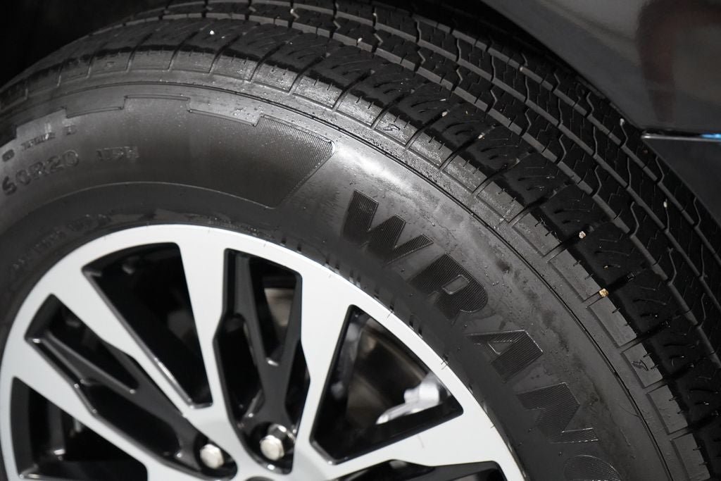 Certified 2025 Ford Expedition Platinum AWD/4WD image 37
