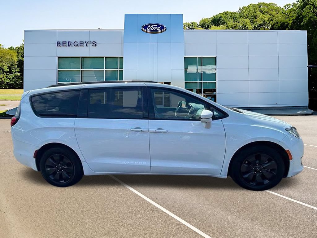Used 2020 Chrysler Pacifica Limited FWD image 4