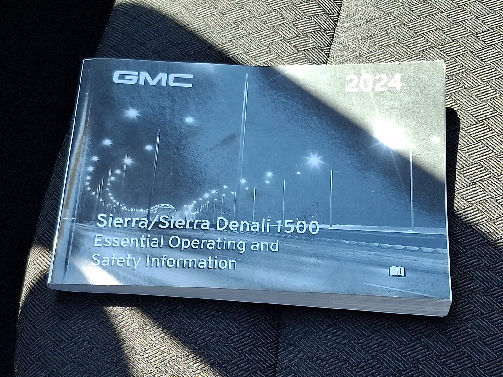 Used 2024 GMC Sierra 1500 Elevation w/ Preferred Package AWD/4WD image 26
