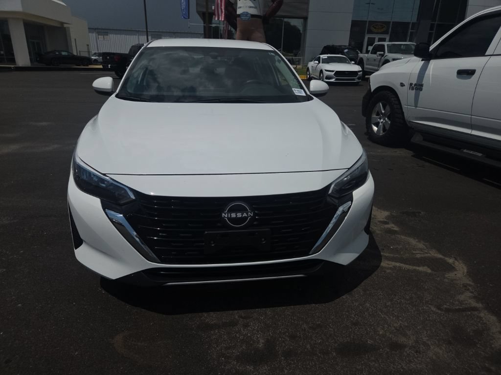 Used 2025 Nissan Sentra S FWD image 2