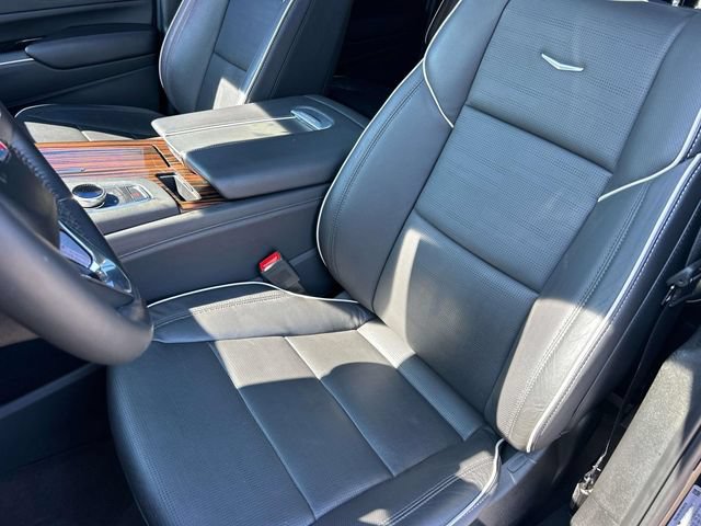 Used 2024 Cadillac Escalade ESV Premium Luxury w/ Performance Package AWD/4WD image 30