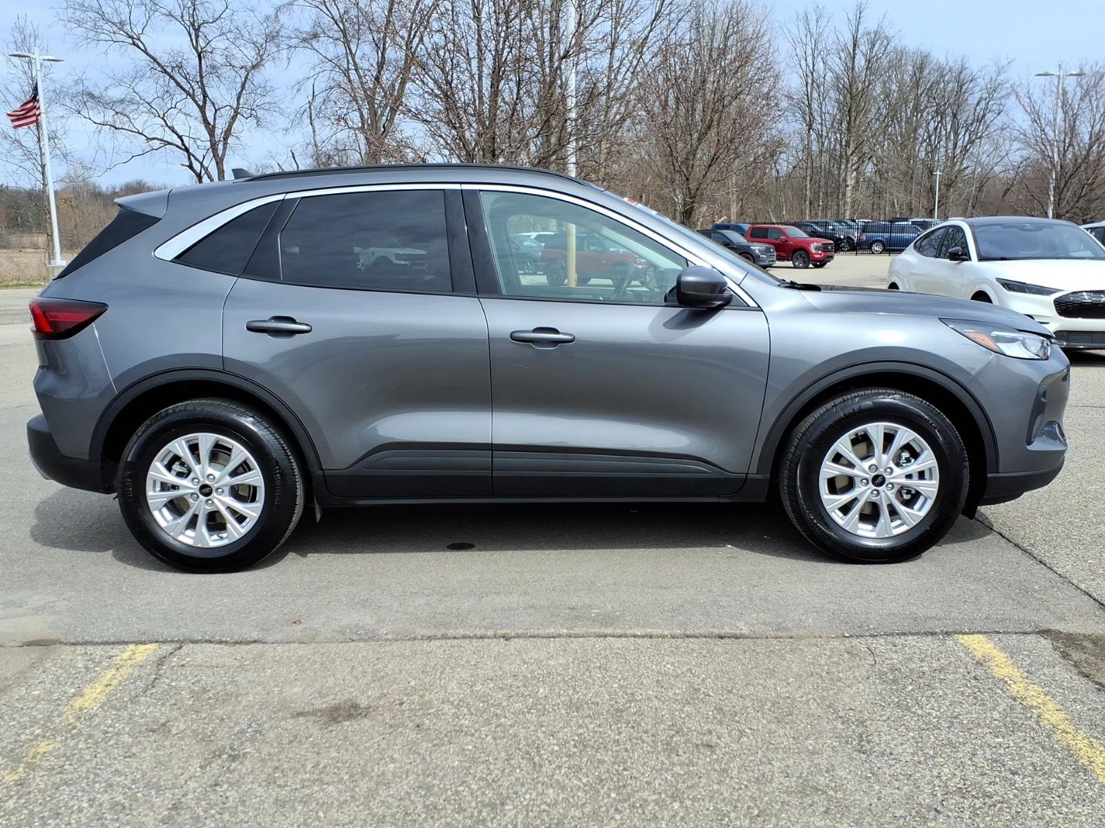 Certified 2023 Ford Escape Active w/ Tech Pack #2 image 9