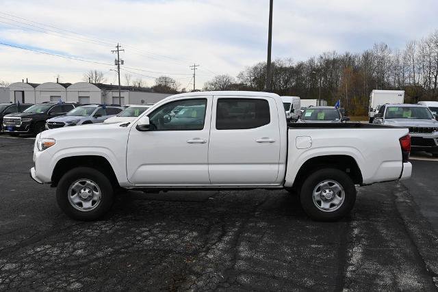 Used 2022 Toyota Tacoma SR image 2