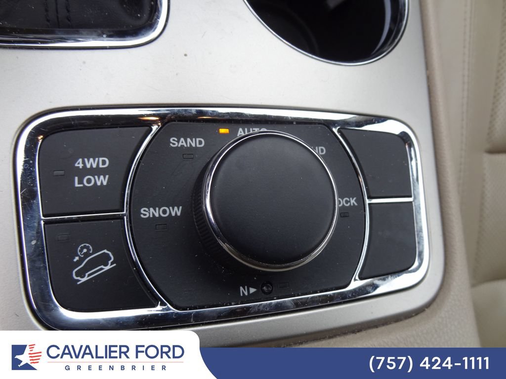 Used 2017 Jeep Grand Cherokee Limited w/ Luxury Group II AWD/4WD image 9