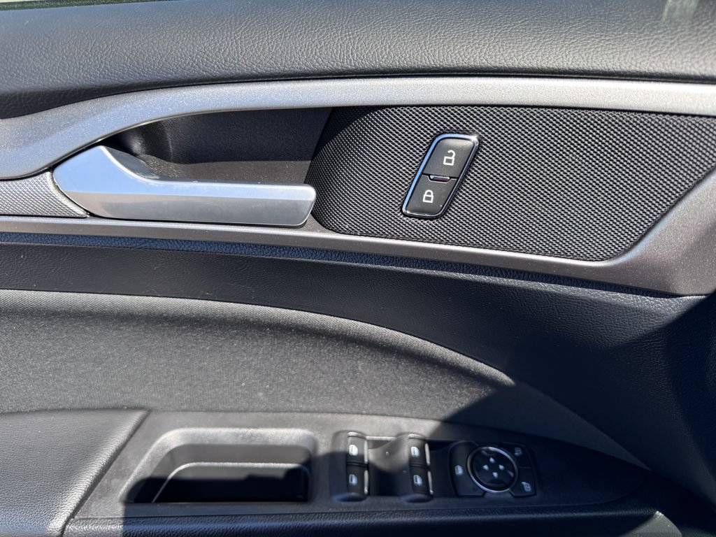 Certified 2020 Ford Fusion SE FWD image 14