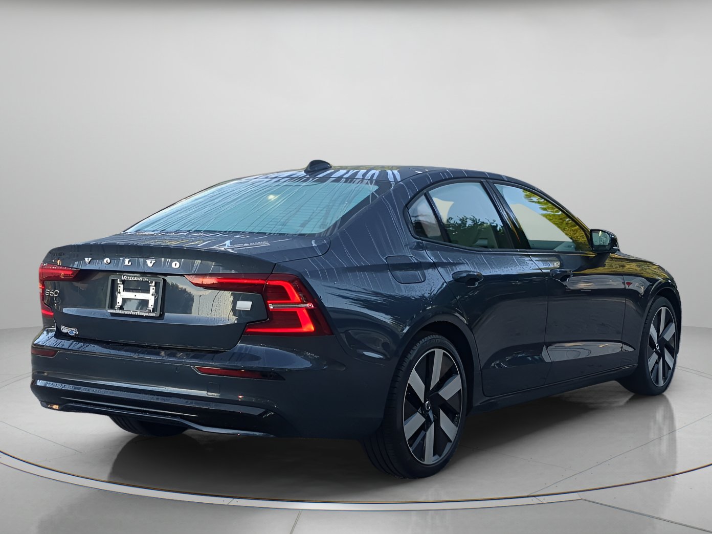 Used 2024 Volvo S60 T8 Ultimate AWD/4WD image 40