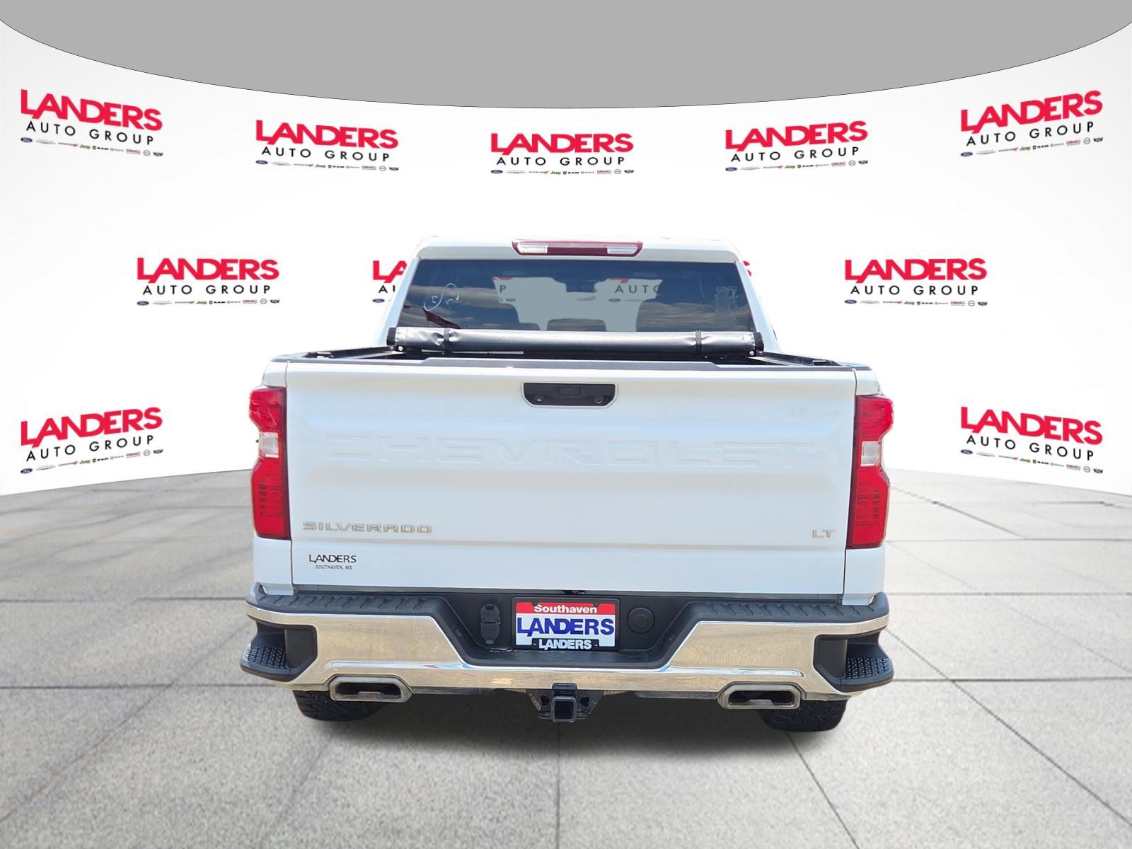 Used 2022 Chevrolet Silverado 1500 LT w/ Z71 Off-Road Package AWD/4WD image 4