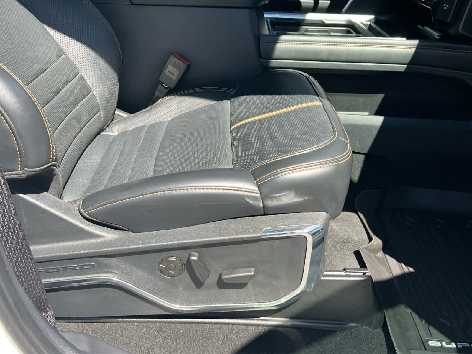 Certified 2024 Ford F350 Platinum AWD/4WD image 18