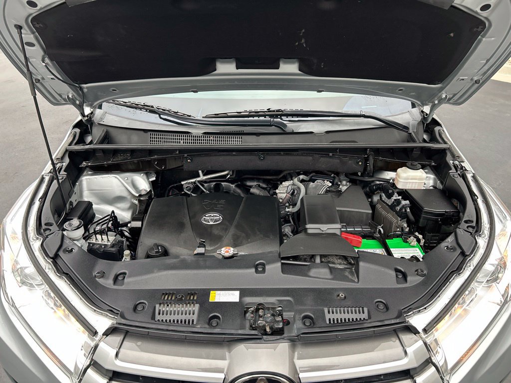 Used 2019 Toyota Highlander XLE AWD/4WD image 26