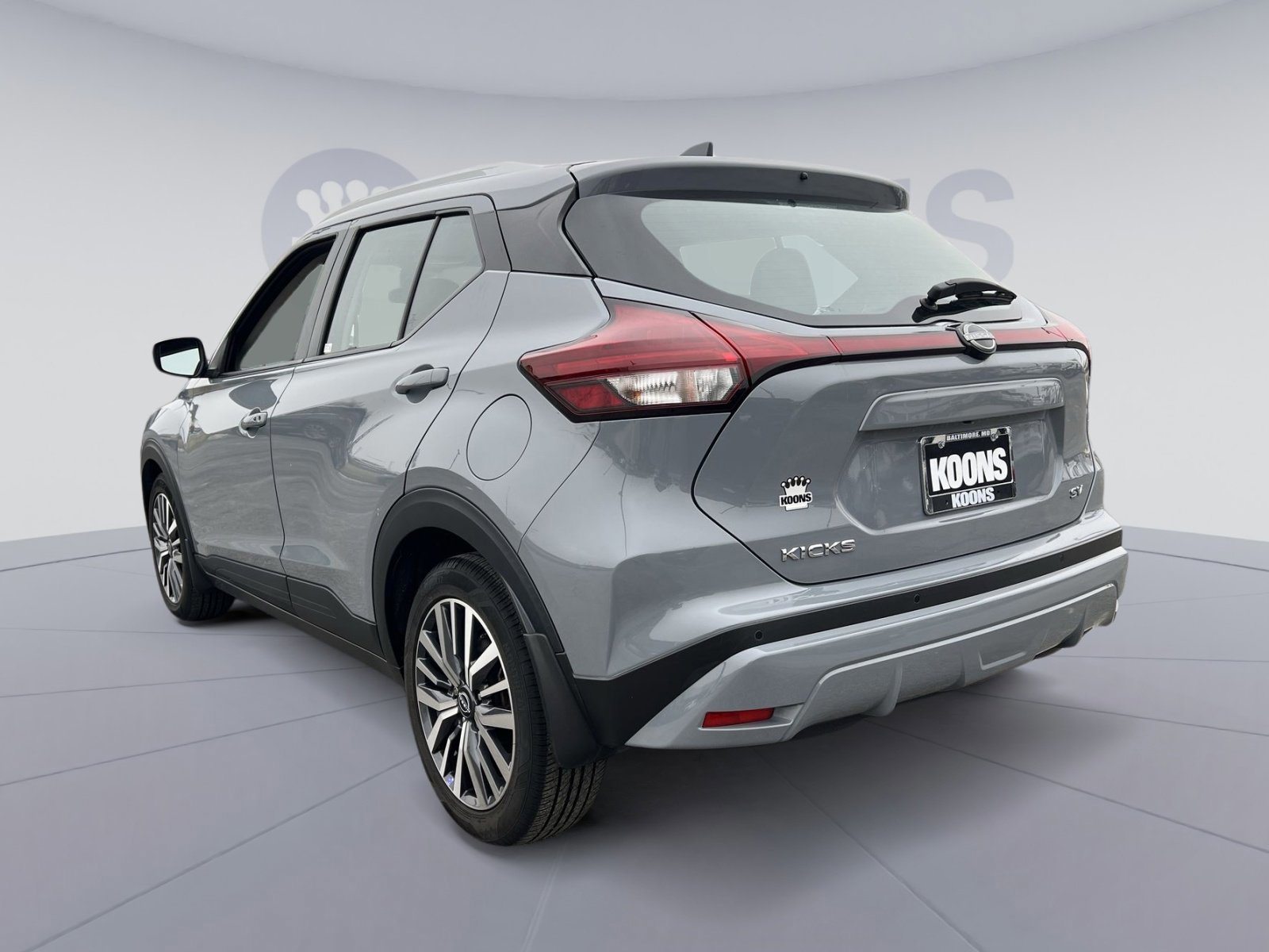 Used 2023 Nissan Kicks SV image 5