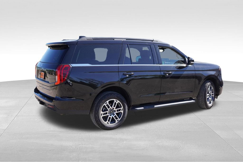Certified 2025 Ford Expedition Active AWD/4WD image 4