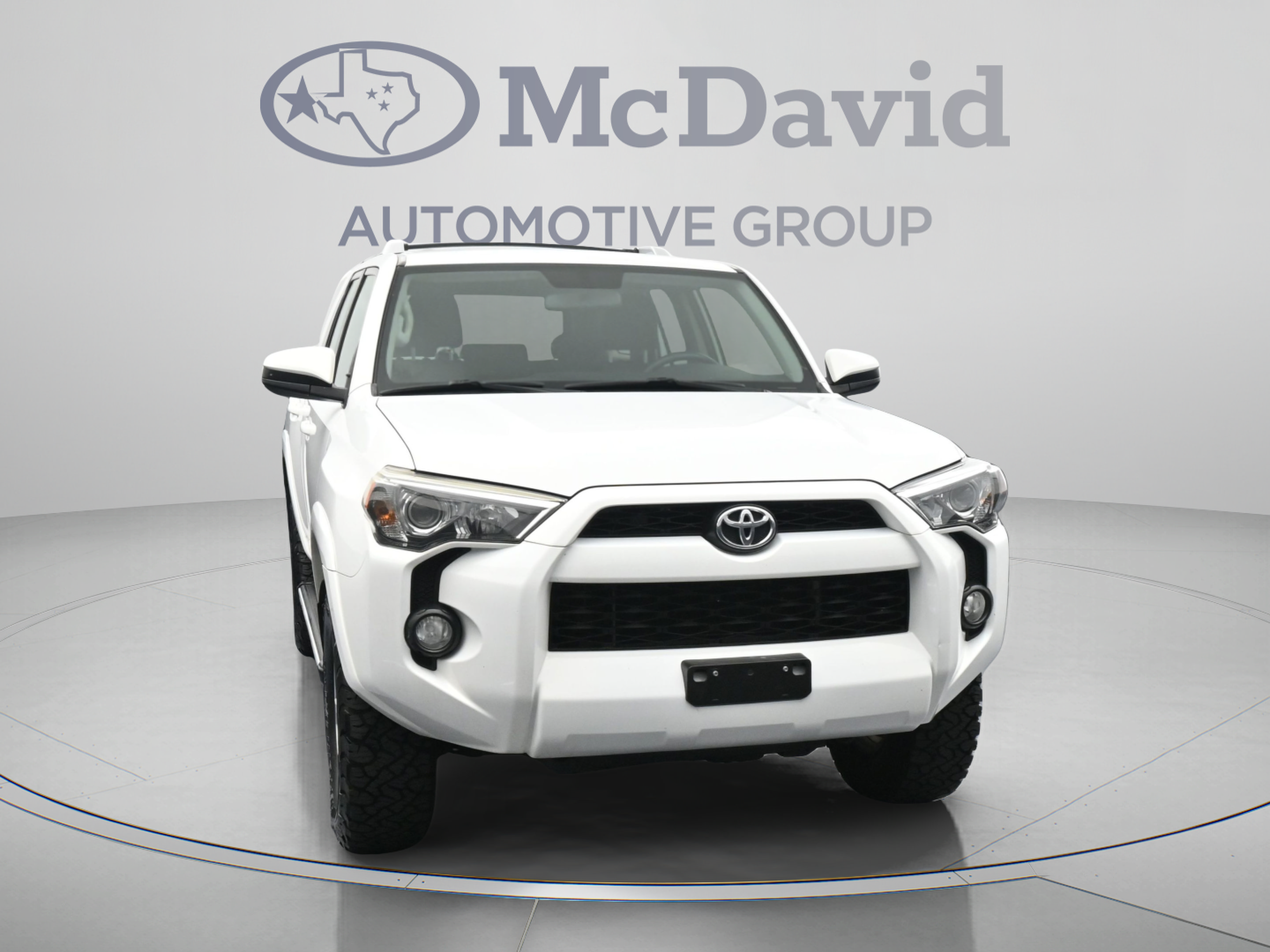 Used 2018 Toyota 4Runner SR5 AWD/4WD image 2