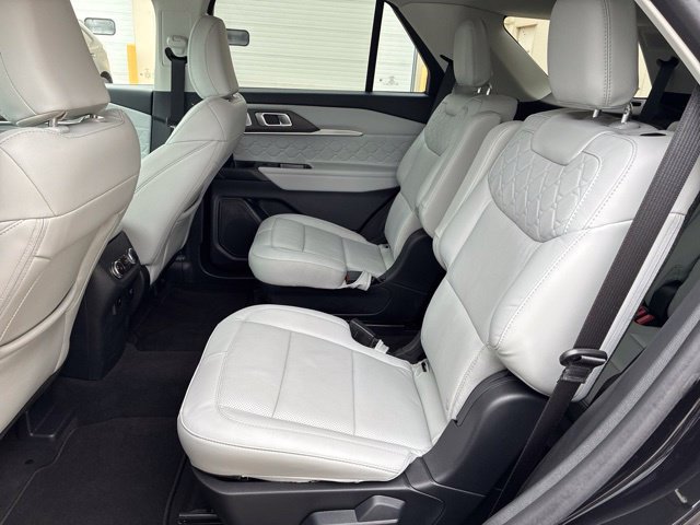 Certified 2026 Ford Explorer Platinum w/ LUX Leather Package AWD/4WD image 15