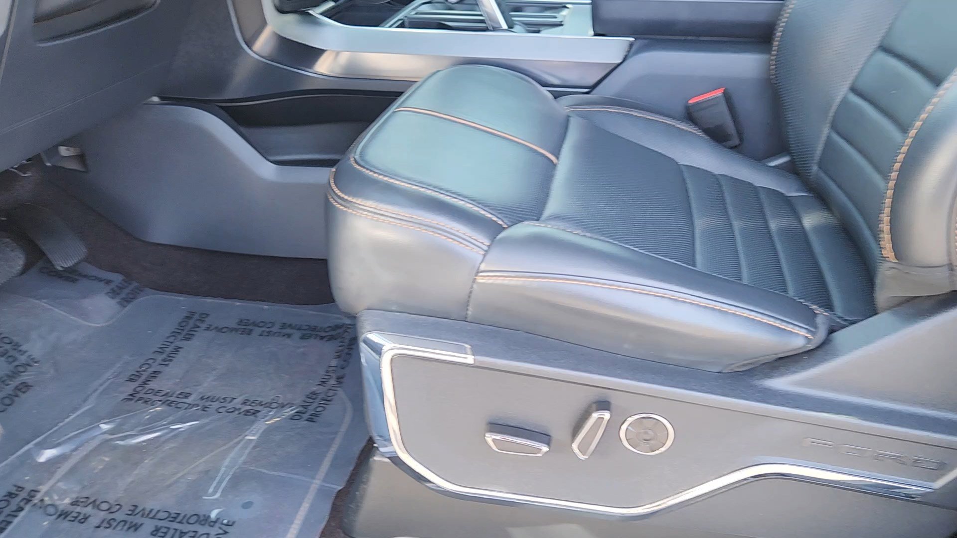 Certified 2022 Ford F150 Platinum w/ Equipment Group 701A High image 22