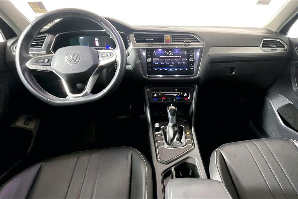 Used 2022 Volkswagen Tiguan SE image 11