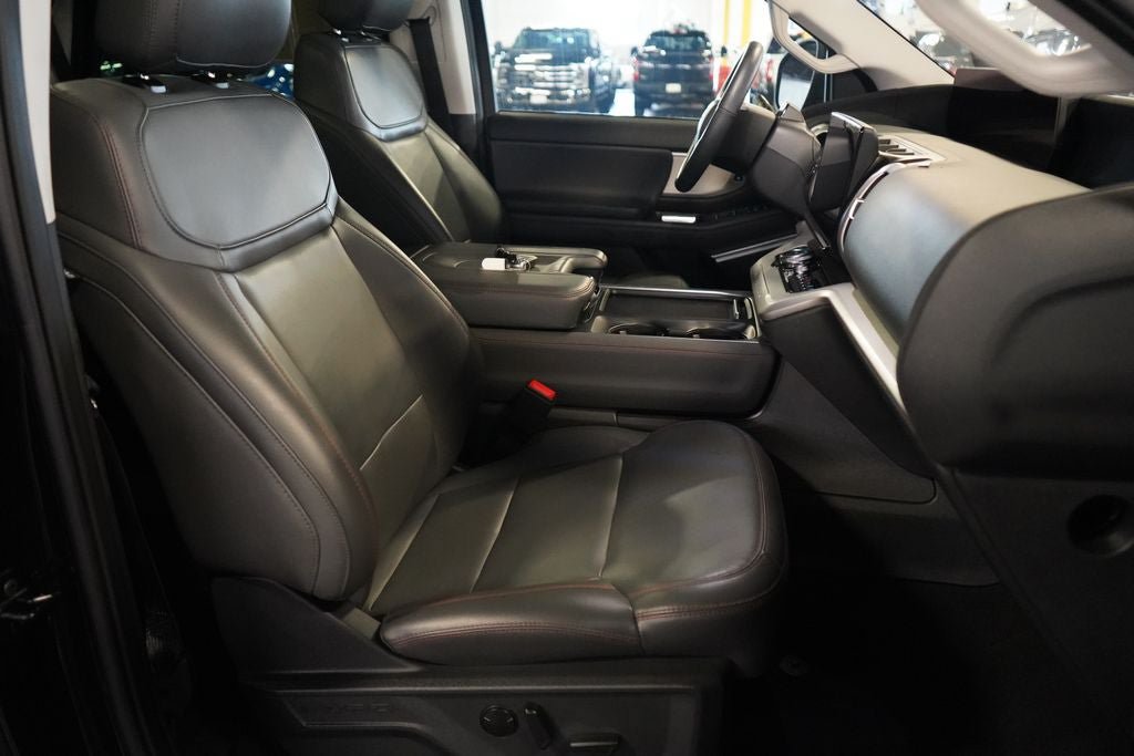 Certified 2025 Ford Expedition Active AWD/4WD image 26