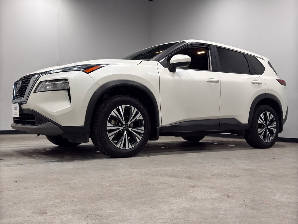 Used 2023 Nissan Rogue SV image 4