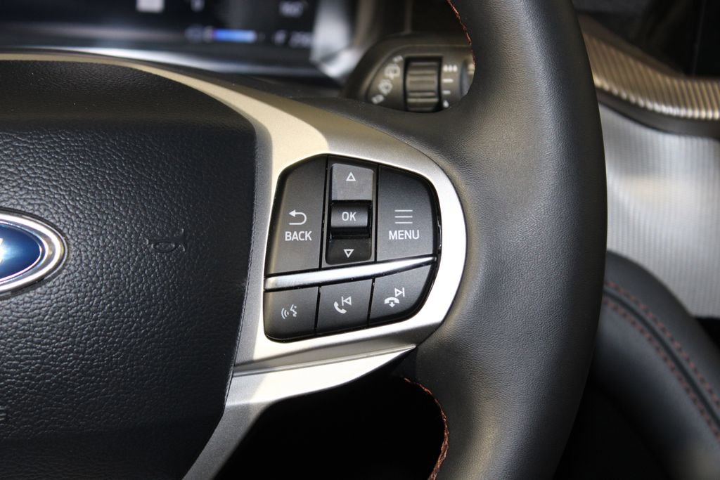 Certified 2025 Ford Explorer Active image 17