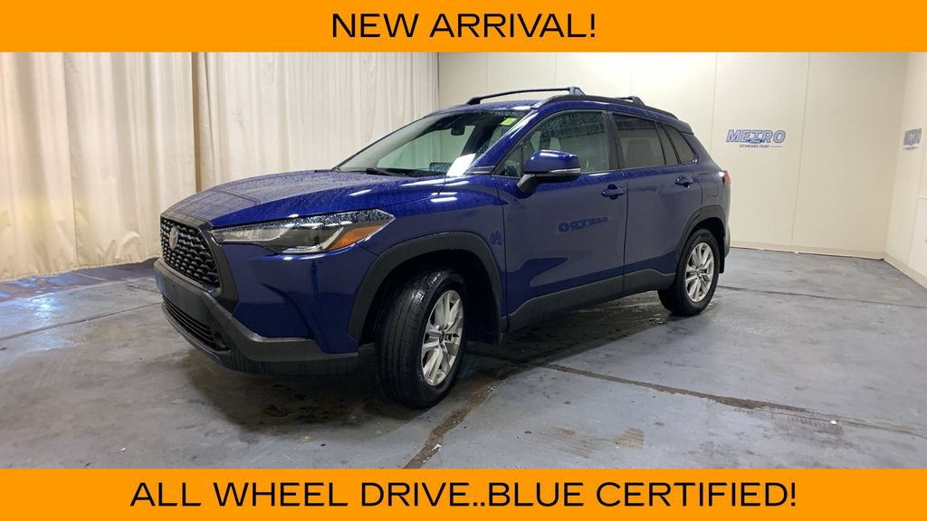Used 2022 Toyota Corolla Cross LE AWD/4WD image 41