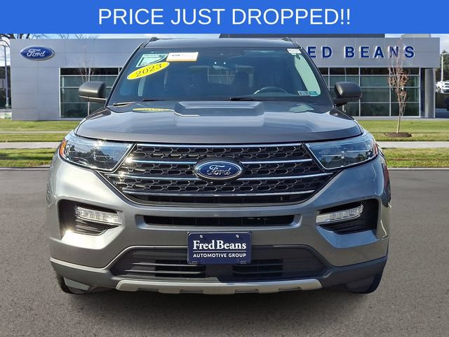 Certified 2023 Ford Explorer XLT w/ Equipment Group 202A AWD/4WD image 3