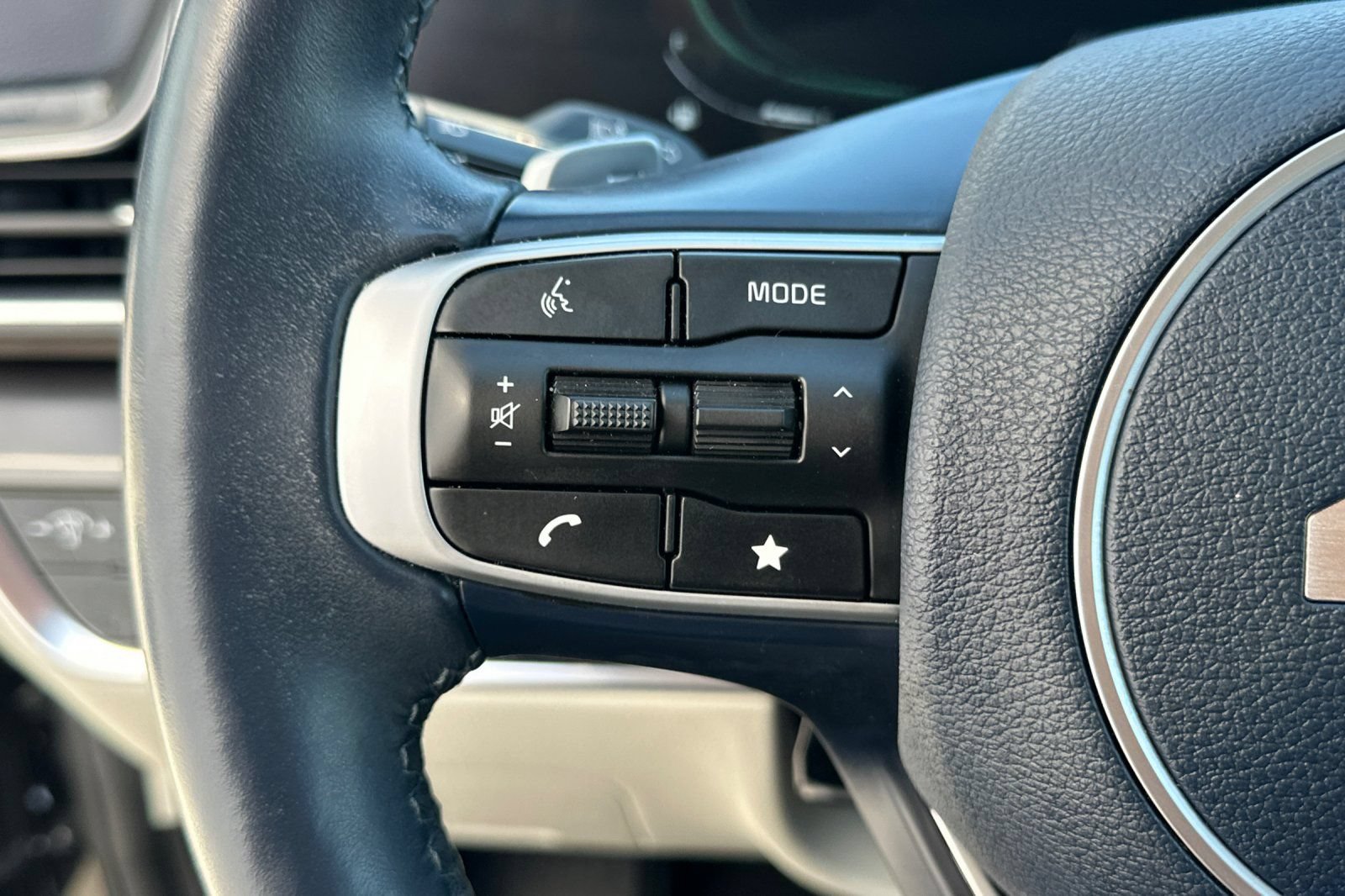 Used 2023 Kia Sportage EX AWD/4WD image 24