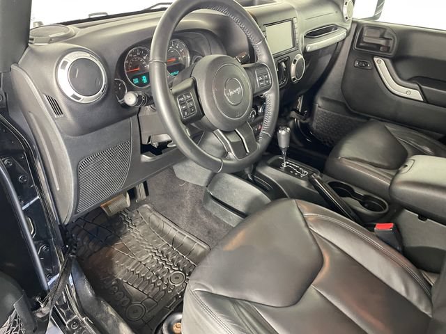 Used 2017 Jeep Wrangler Unlimited Sahara w/ Connectivity Group AWD/4WD image 3