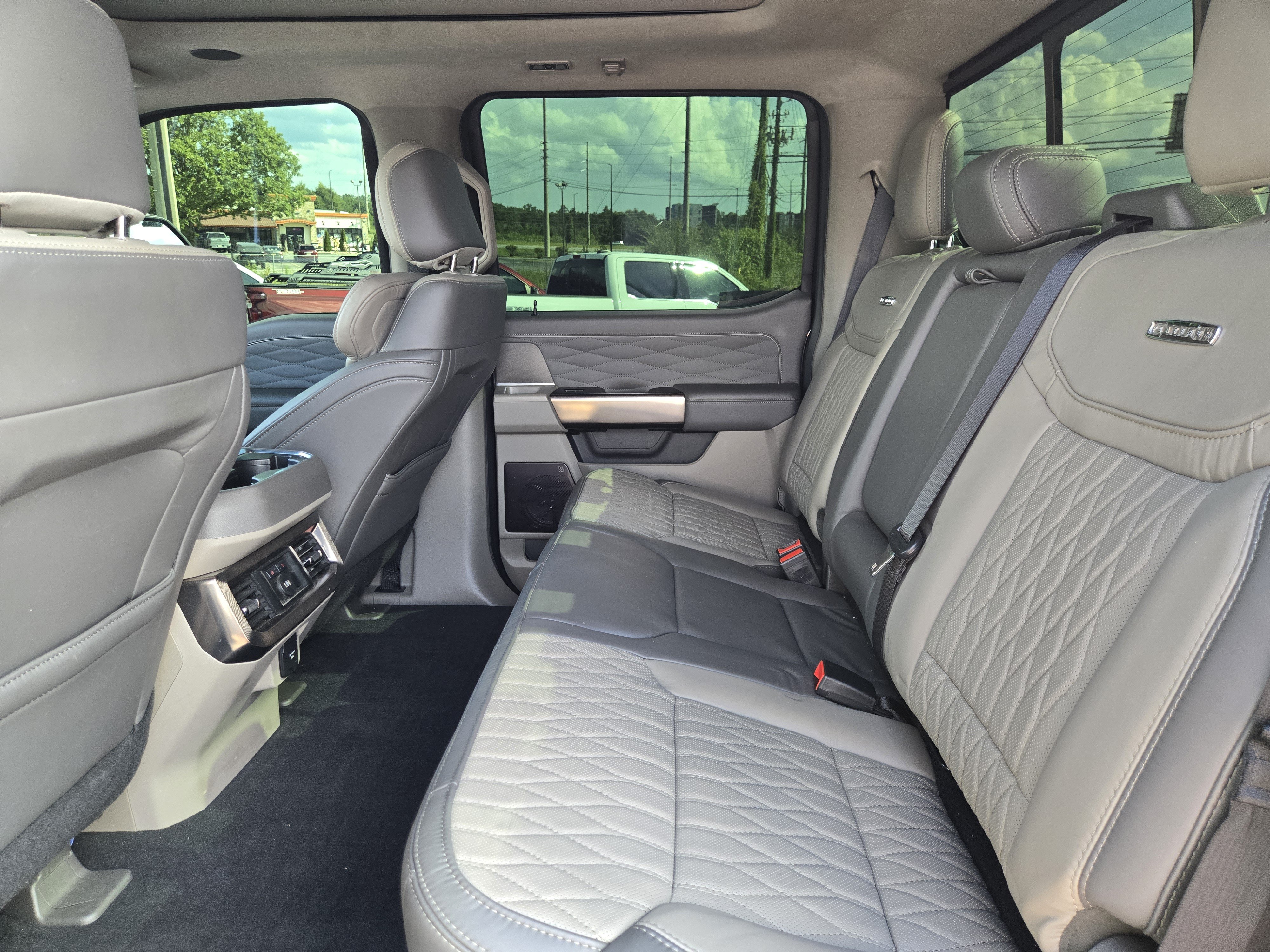 Certified 2025 Ford F350 Platinum w/ Platinum Plus Package AWD/4WD image 13